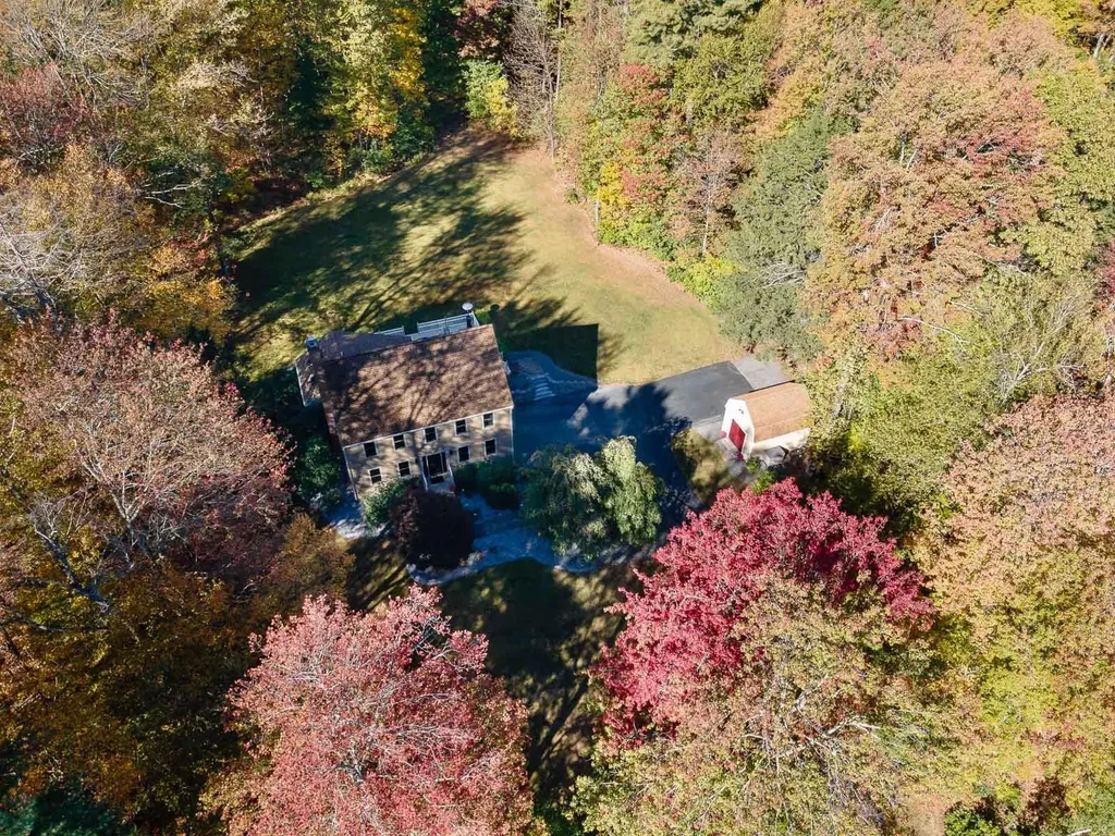 20 Peabody Drive Brentwood NH 03833