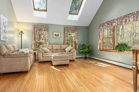 20 Peabody Drive Brentwood NH 03833