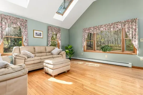 20 Peabody Drive Brentwood NH 03833