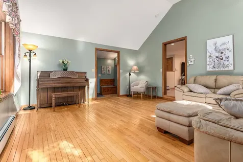 20 Peabody Drive Brentwood NH 03833