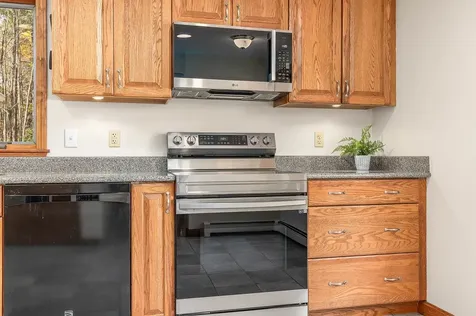 20 Peabody Drive Brentwood NH 03833