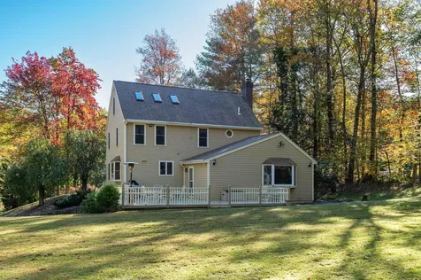 20 Peabody Drive Brentwood NH 03833