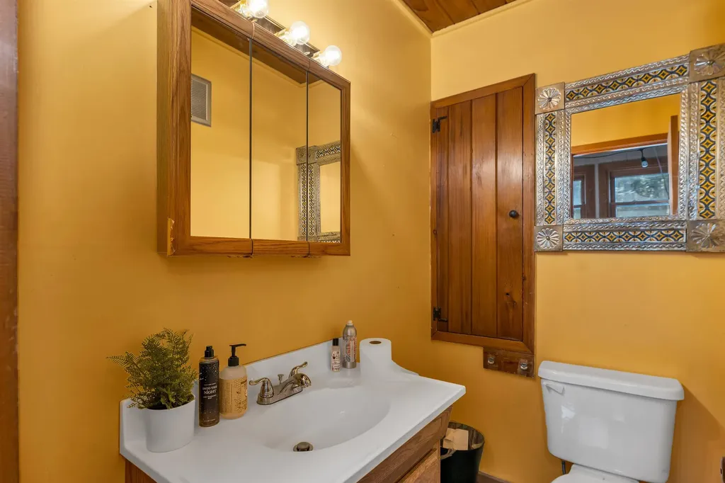 402 Marsh Family Road Hartford VT 05047