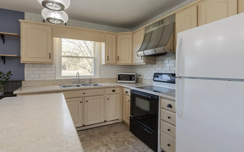 561 Main Street Walpole NH 03608