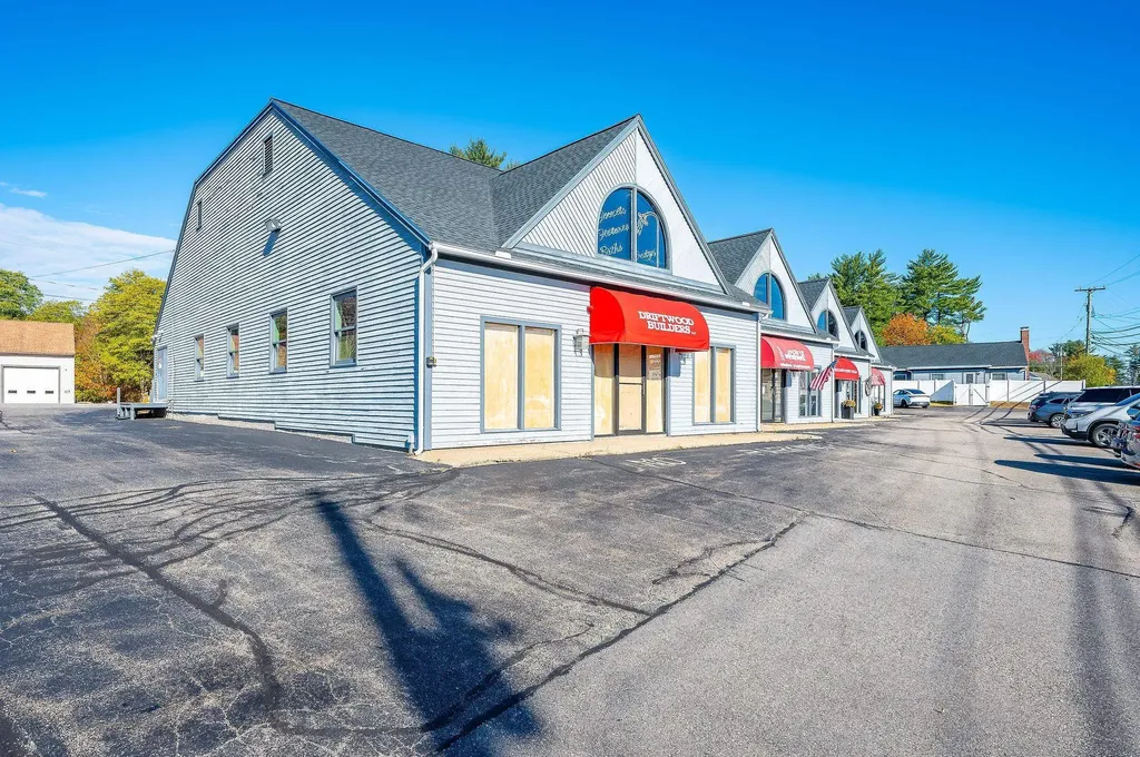 112 & 114 Lafayette Road North Hampton NH 03862