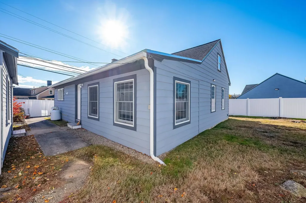 112 & 114 Lafayette Road North Hampton NH 03862