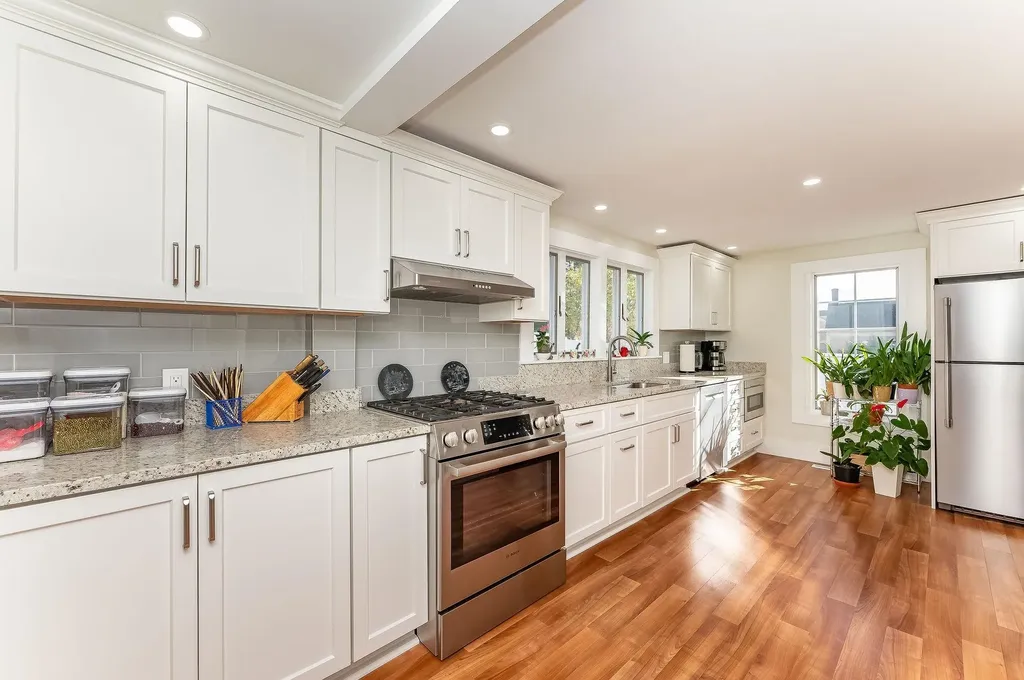 112 & 114 Lafayette Road North Hampton NH 03862