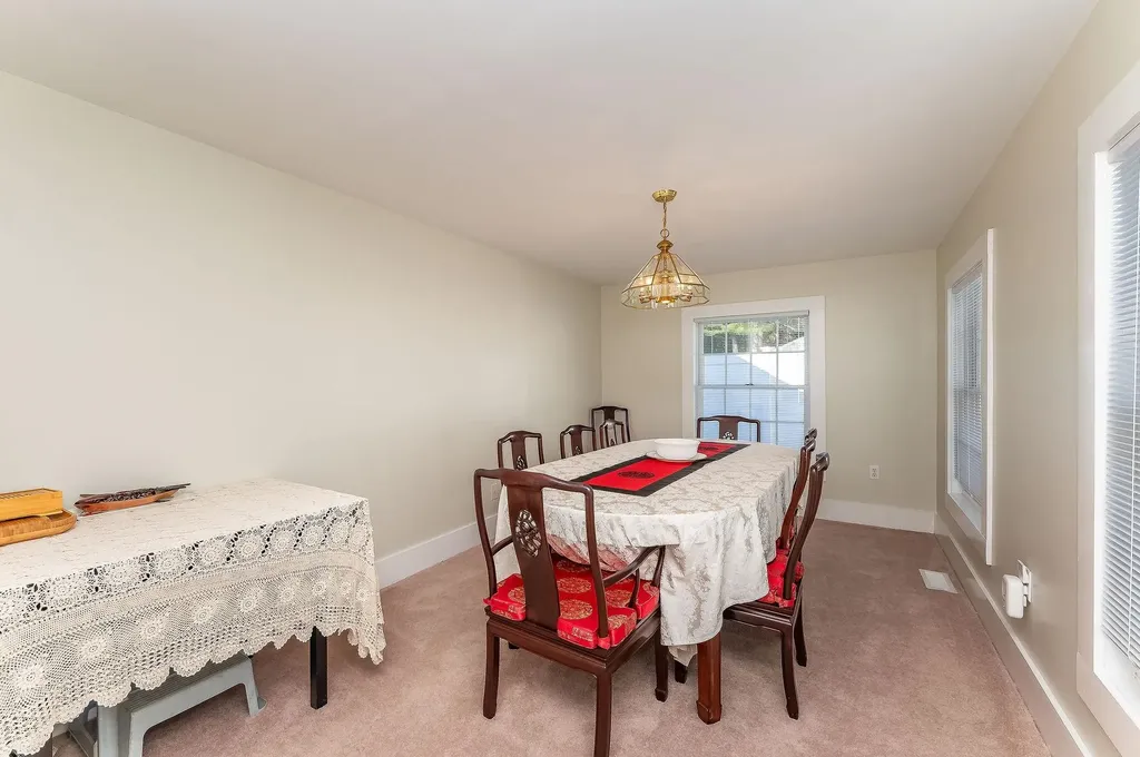 112 & 114 Lafayette Road North Hampton NH 03862