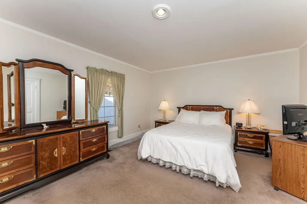 112 & 114 Lafayette Road North Hampton NH 03862