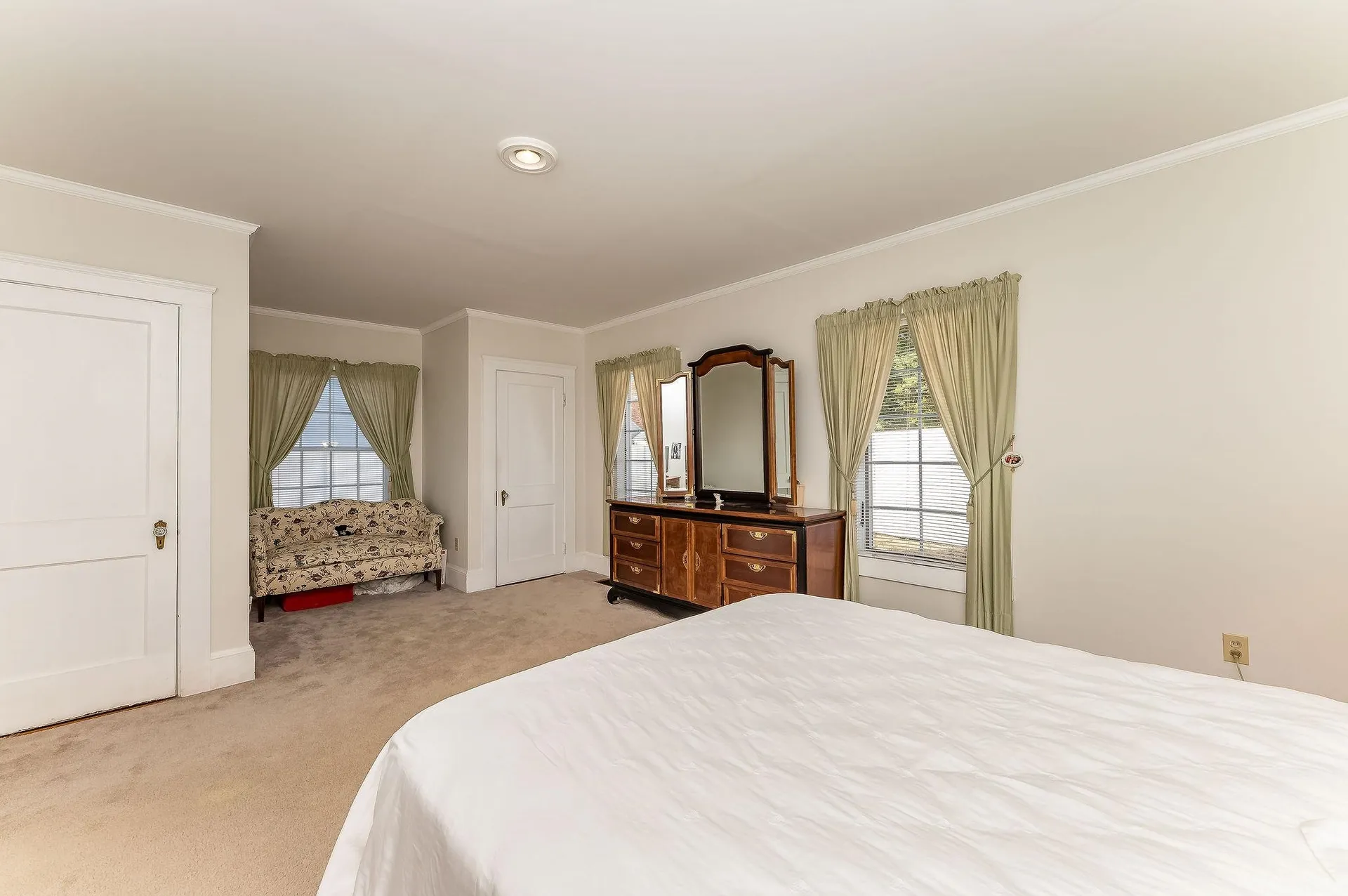 112 & 114 Lafayette Road North Hampton NH 03862