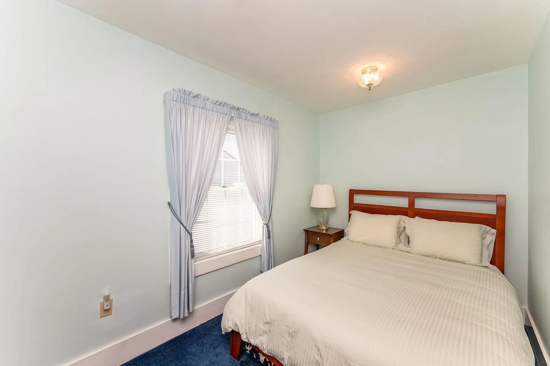 112 & 114 Lafayette Road North Hampton NH 03862