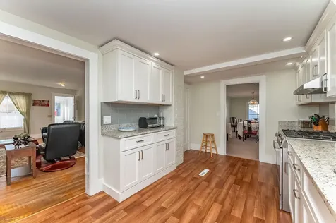 112 & 114 Lafayette Road North Hampton NH 03862