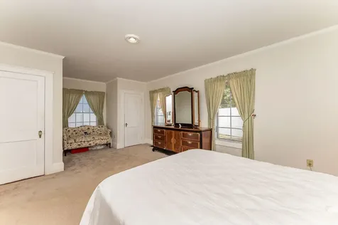 112 & 114 Lafayette Road North Hampton NH 03862