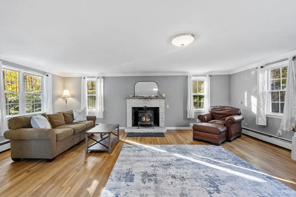 4 Bloody Brook Road Amherst NH 03031