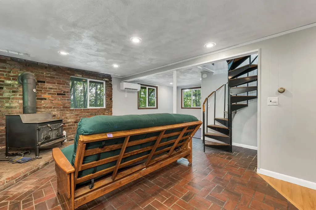 2832 New Hampshire Route 175 Thornton NH 03285