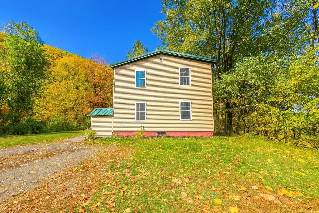 29 Green Road Walpole NH 03609