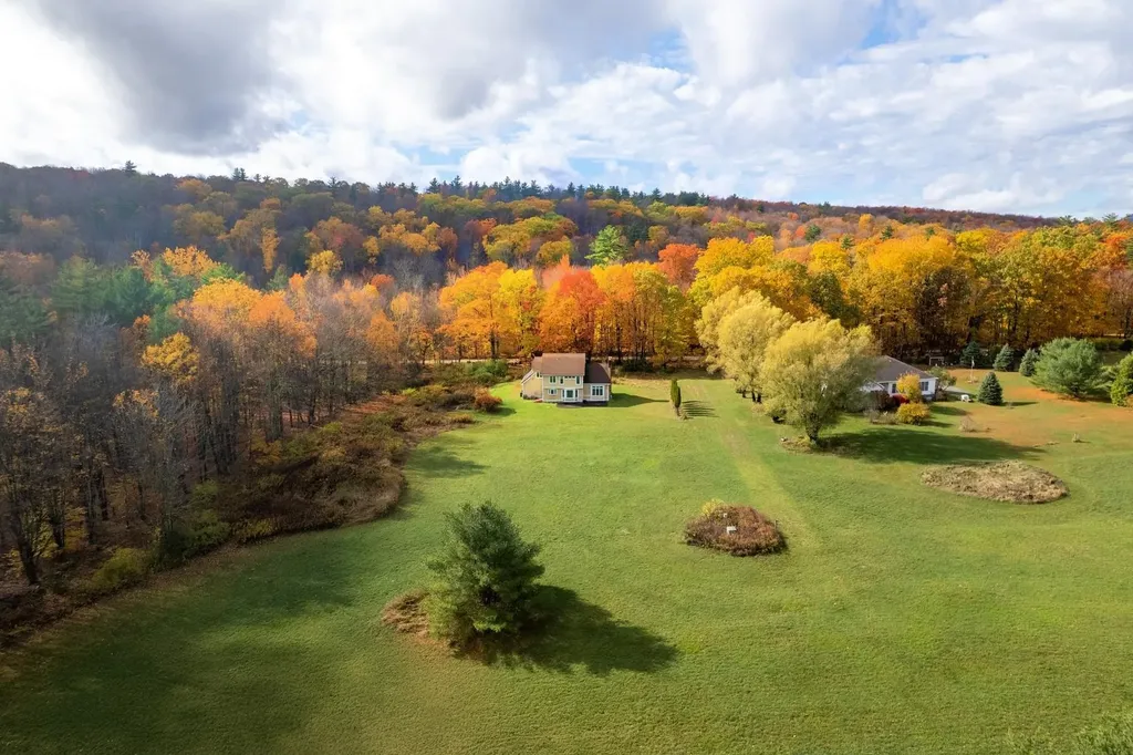 1321 Quarterline Road Rutland Town VT 05701