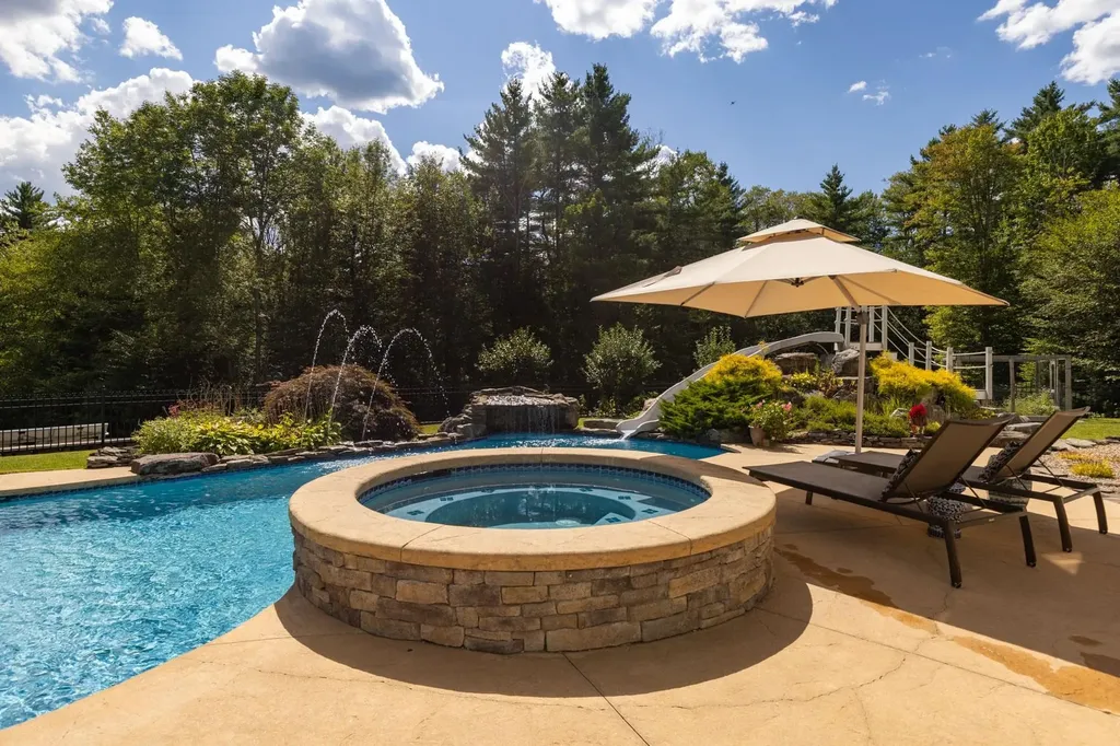 7 Fancy Hill Madbury NH 03823