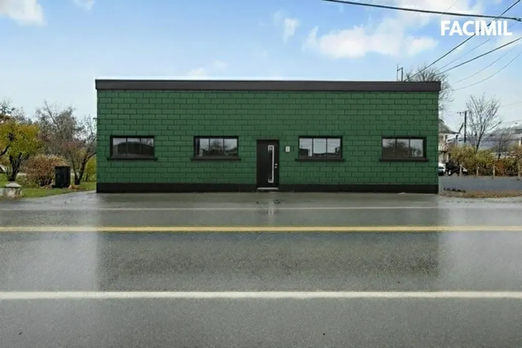 6 Bridge Street Colebrook NH 03576