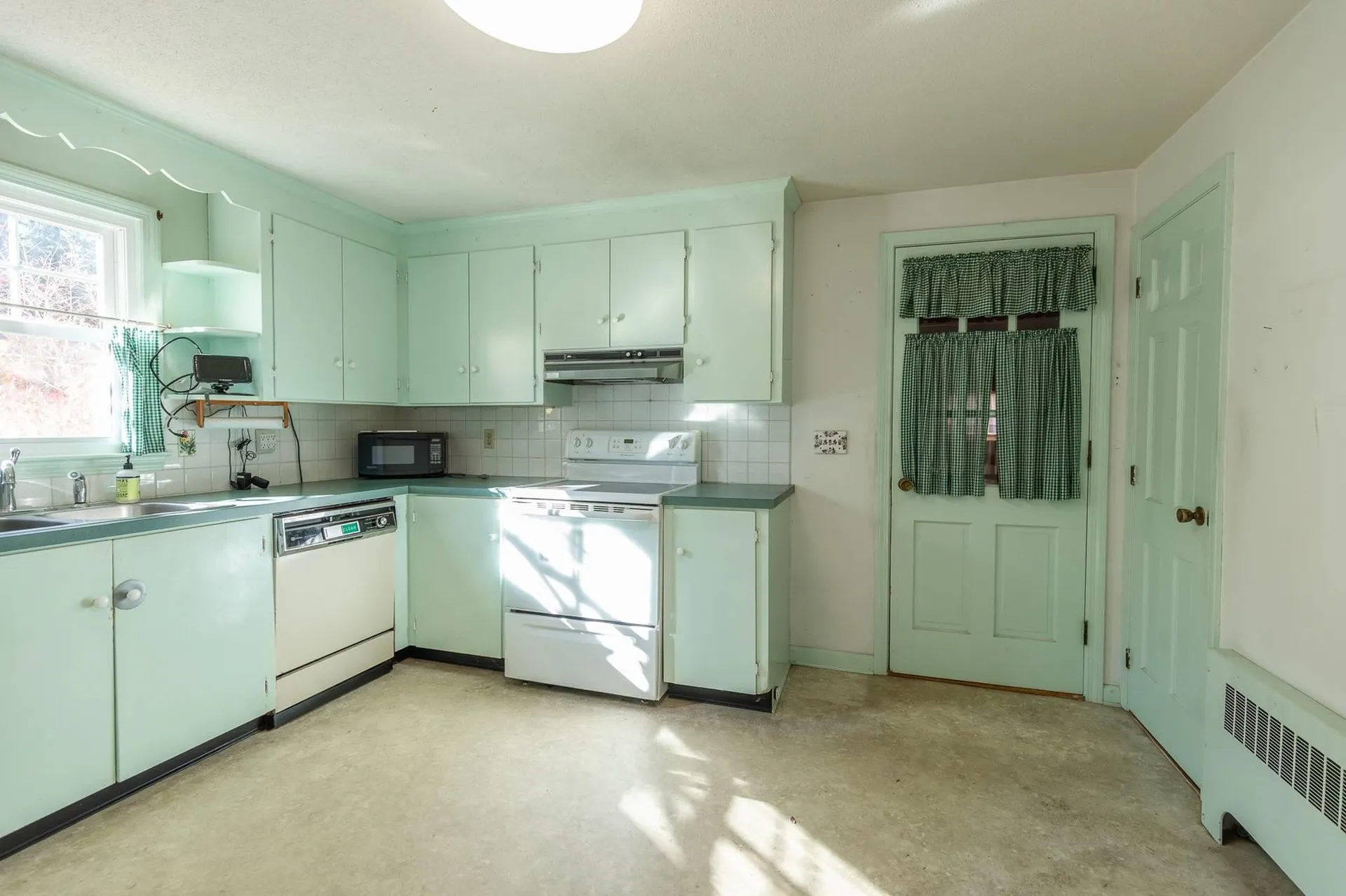 23 Currier Avenue Peterborough NH 03458