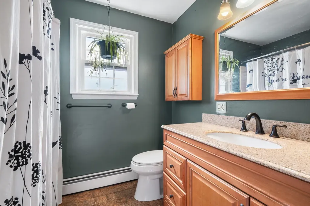 5 Nel Mar Heights Claremont NH 03743