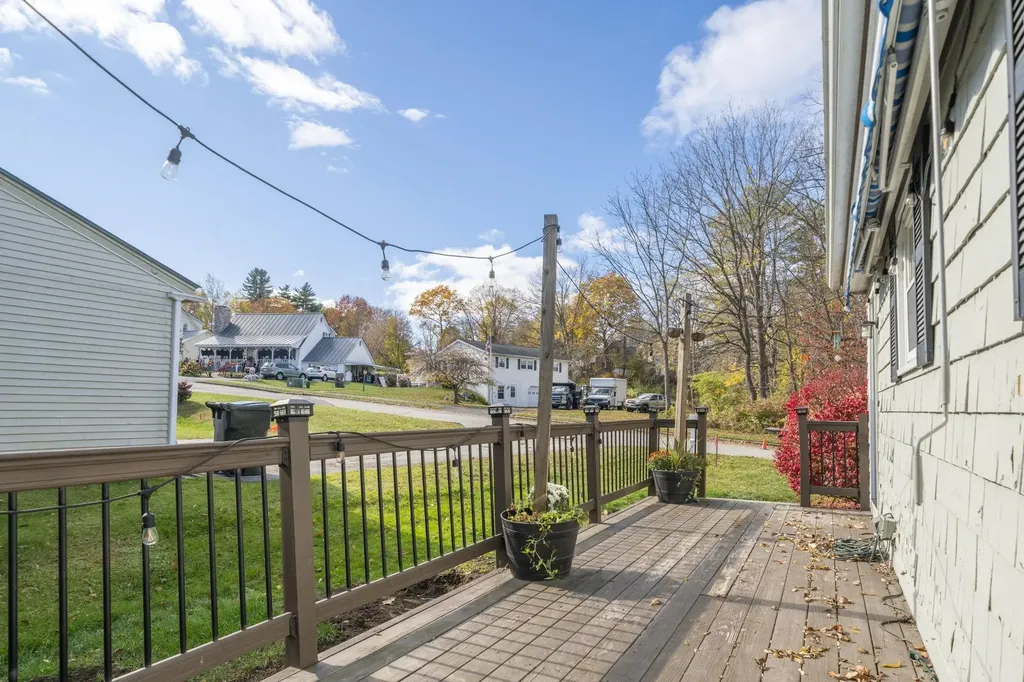 5 Nel Mar Heights Claremont NH 03743