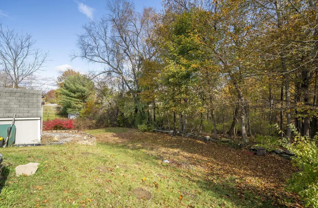 5 Nel Mar Heights Claremont NH 03743