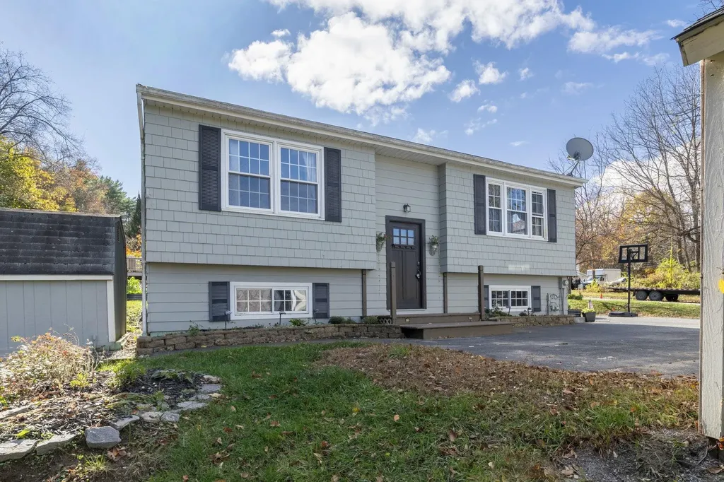 5 Nel Mar Heights Claremont NH 03743