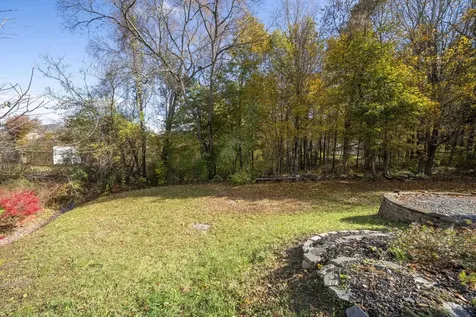 5 Nel Mar Heights Claremont NH 03743