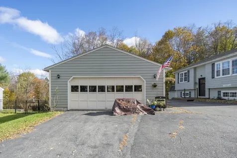 5 Nel Mar Heights Claremont NH 03743