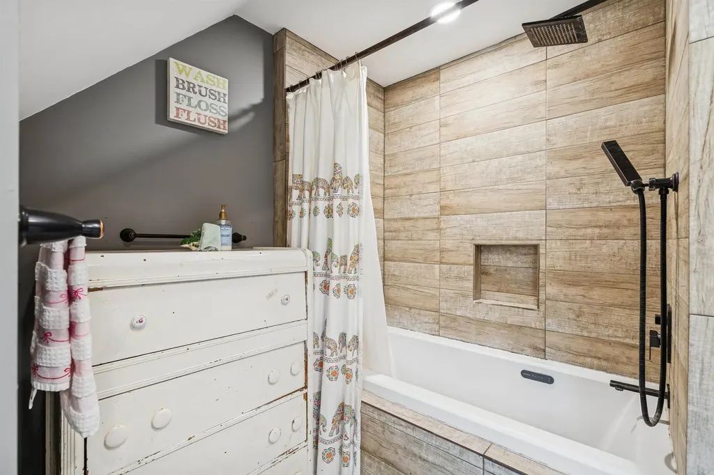 25 Fern Hill Lane Fairlee VT 05045