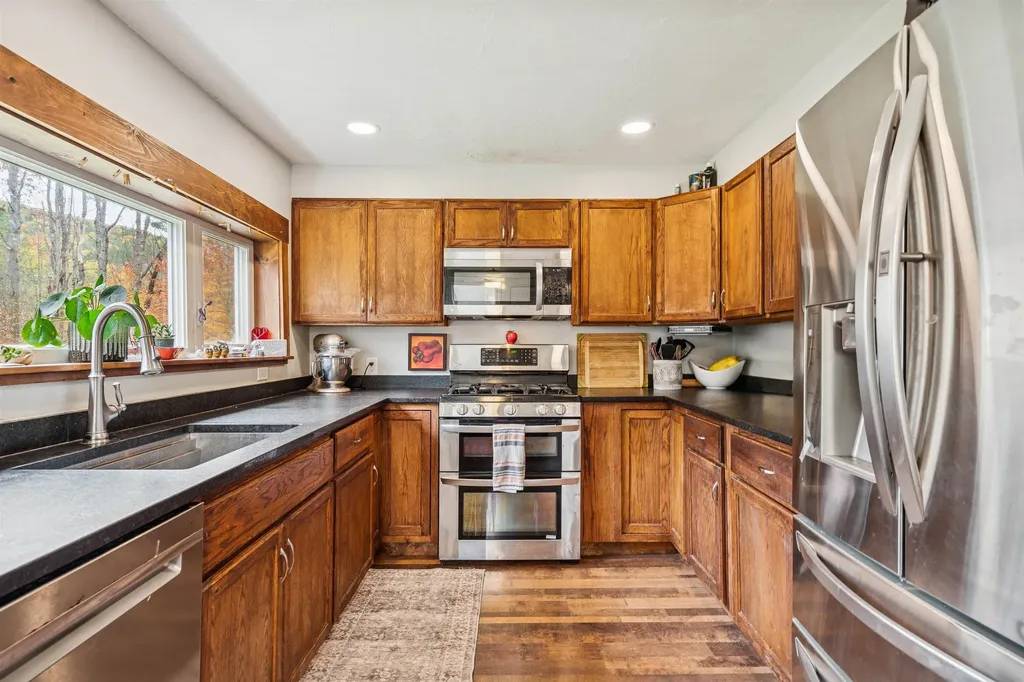 25 Fern Hill Lane Fairlee VT 05045