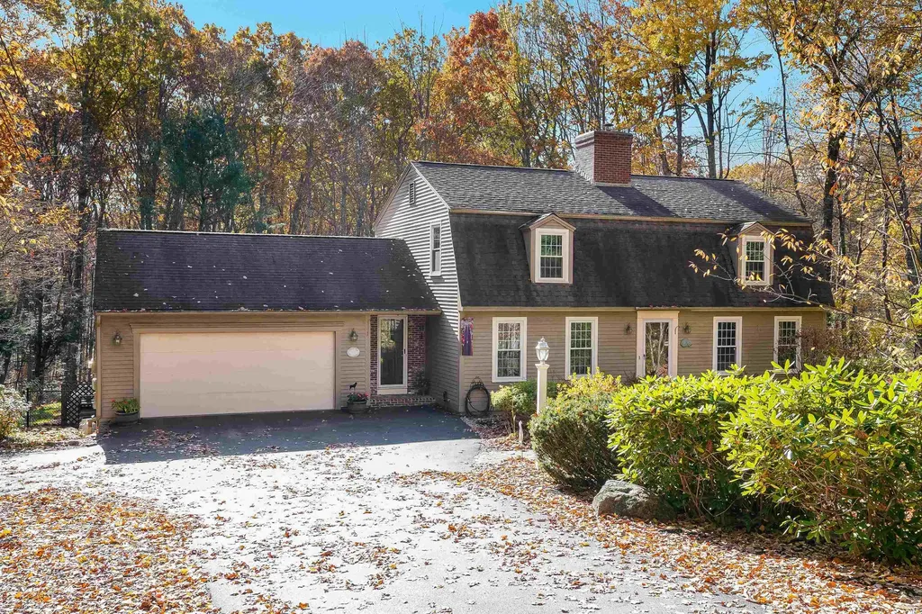 29 Ledgewood Road Bedford NH 03110