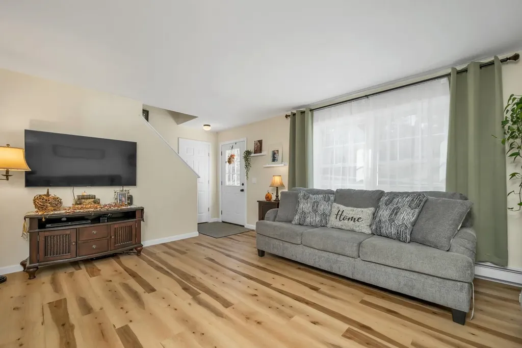 21 Shelburne Lane Barnstead NH 03225