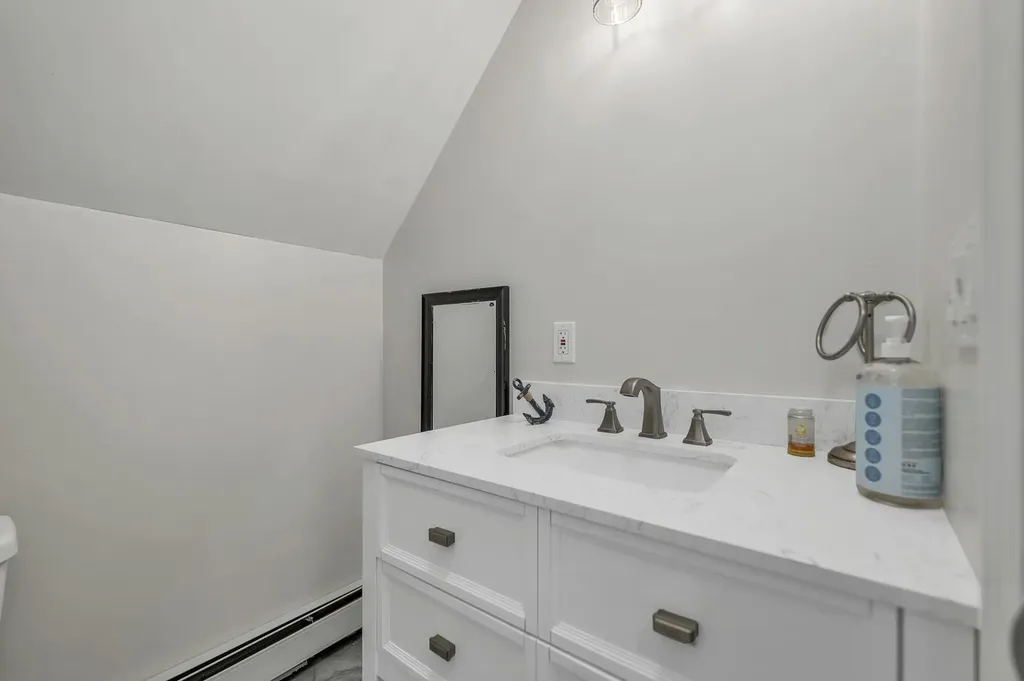 21 Shelburne Lane Barnstead NH 03225