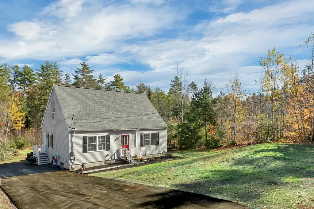 21 Shelburne Lane Barnstead NH 03225