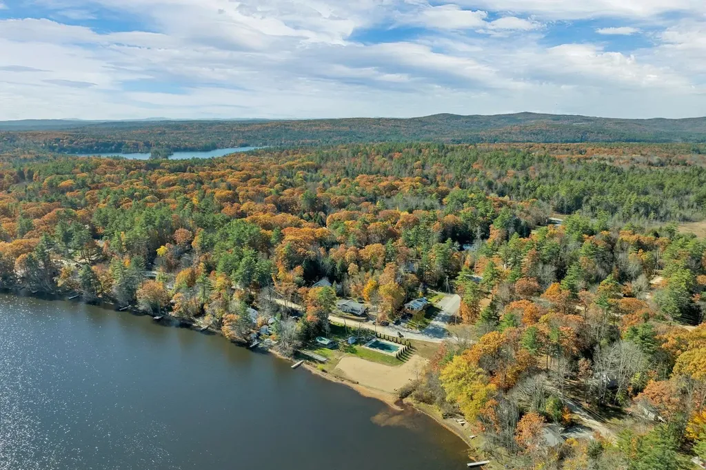 21 Shelburne Lane Barnstead NH 03225