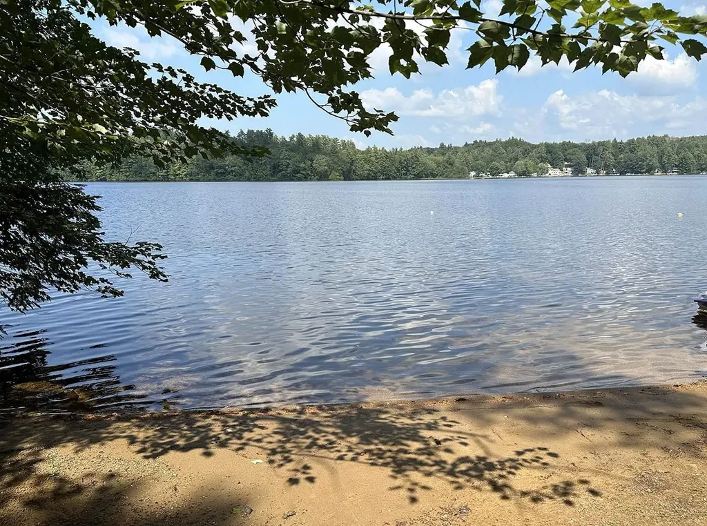 21 Shelburne Lane Barnstead NH 03225