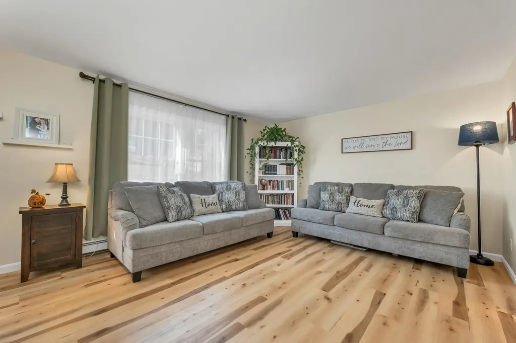 21 Shelburne Lane Barnstead NH 03225