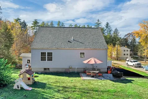 21 Shelburne Lane Barnstead NH 03225