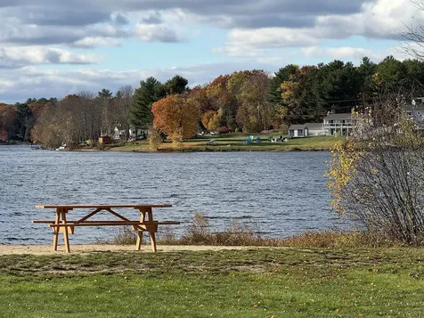 21 Shelburne Lane Barnstead NH 03225