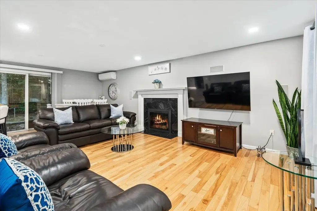 36 Sutherland Drive Hudson NH 03051