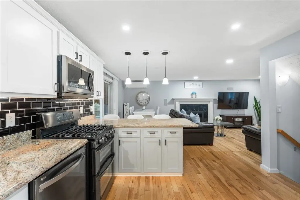 36 Sutherland Drive Hudson NH 03051