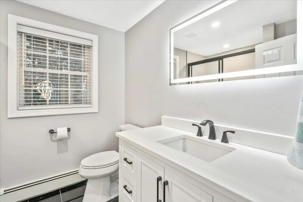 36 Sutherland Drive Hudson NH 03051