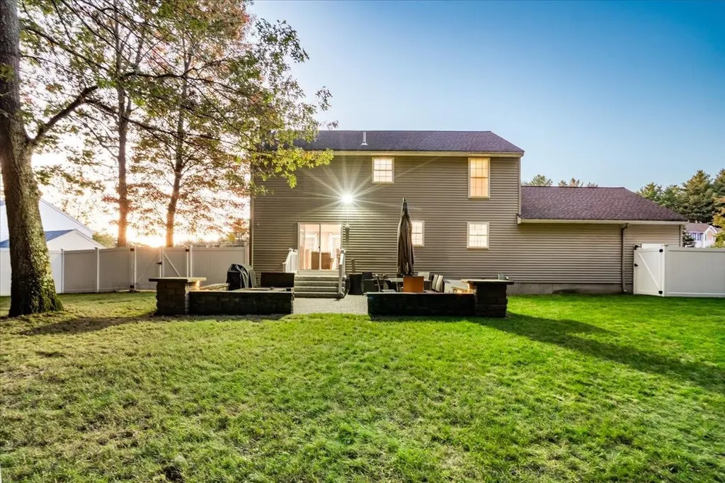 36 Sutherland Drive Hudson NH 03051