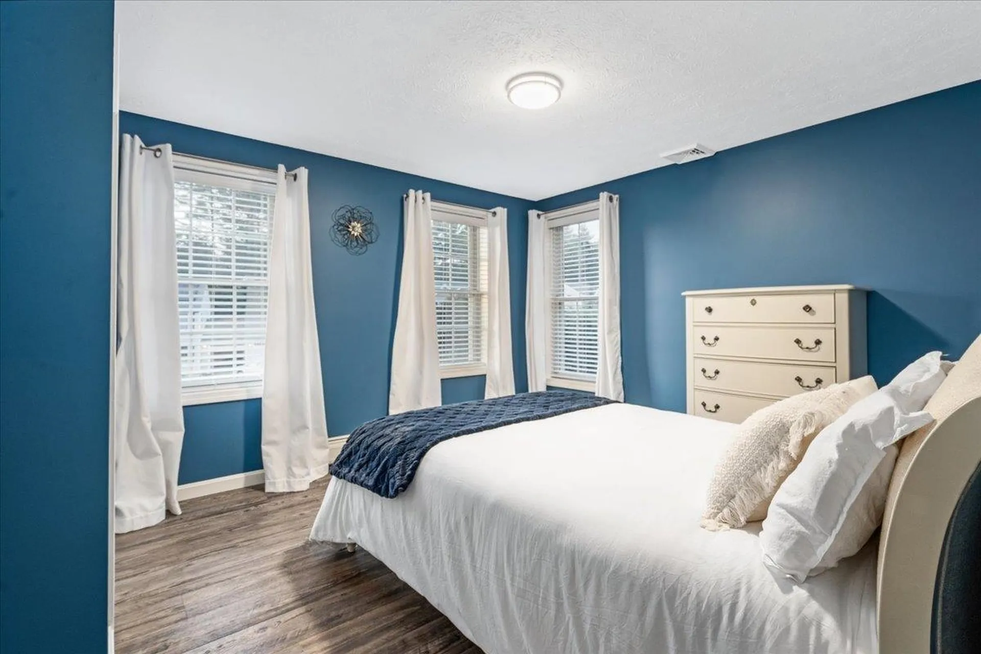 36 Sutherland Drive Hudson NH 03051