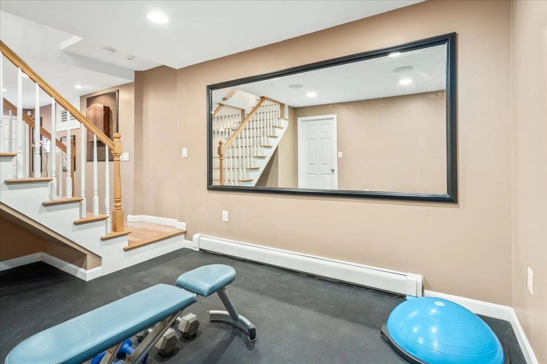 36 Sutherland Drive Hudson NH 03051