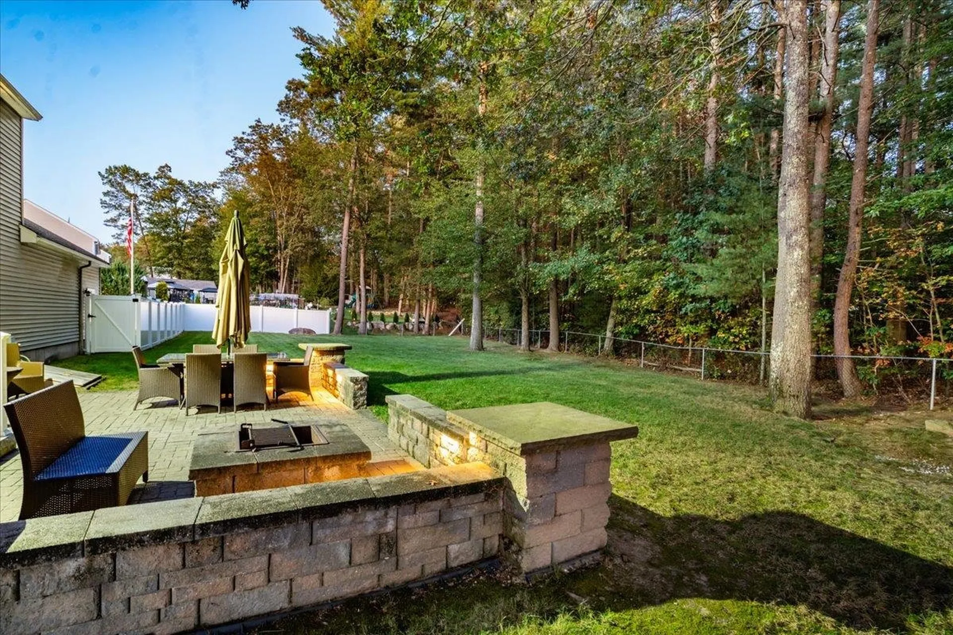 36 Sutherland Drive Hudson NH 03051