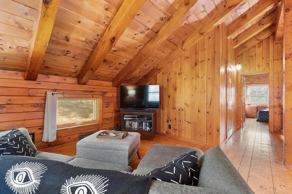 123 Poocham Road Chesterfield NH 03466