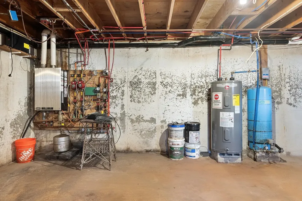 123 Poocham Road Chesterfield NH 03466